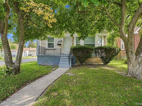 3rd image of 15378 Vaughan St