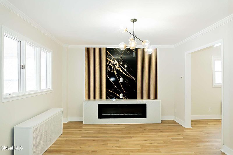 4th image of 577 Ontario Street