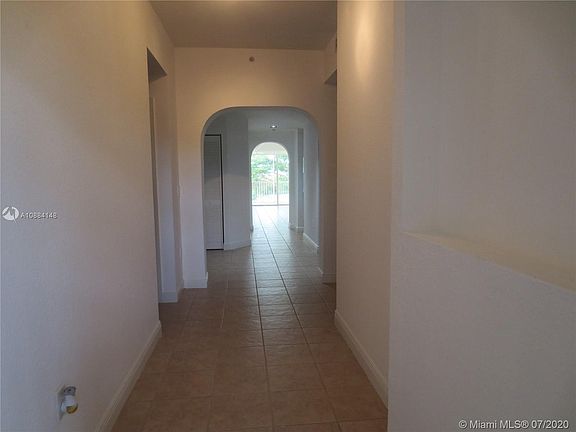 3rd image of 10700 NW 66th St APT 202