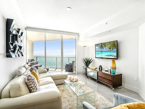 5th image of 16699 Collins Ave #One-4110