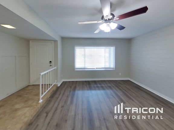 4th image of 10022 N 48th Ave