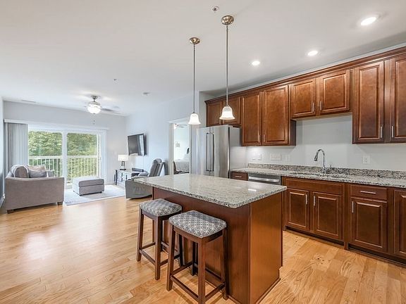 3rd image of 220 Martins Lndg APT 309