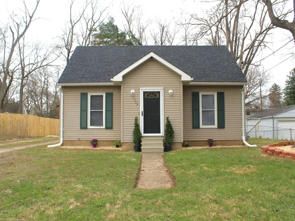1705 Baker Dr, Kalamazoo, MI 49048
