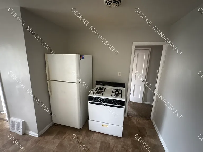 16157 Burt Rd — Photo 9