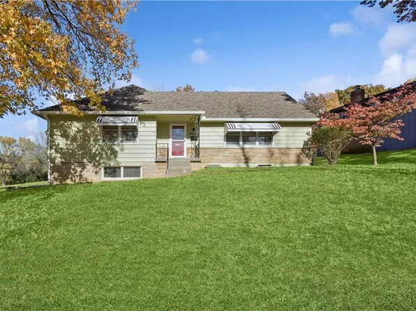 8902 E 52nd St, Kansas City, MO 64133