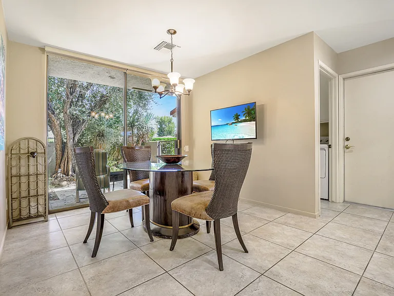 31 Stanford Dr — Photo 9