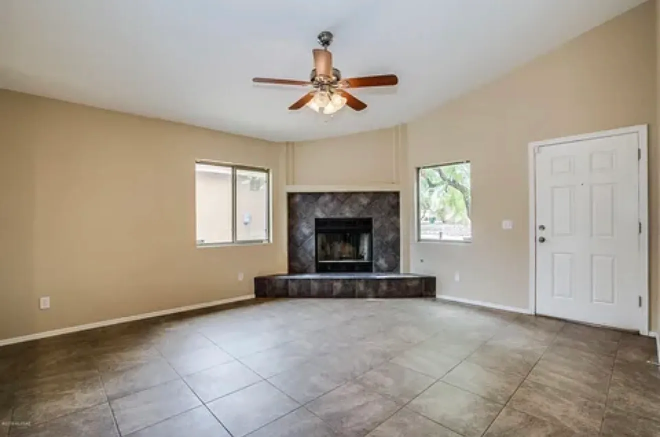 3 bed, 1297 sqft, $1,850 — Photo 3