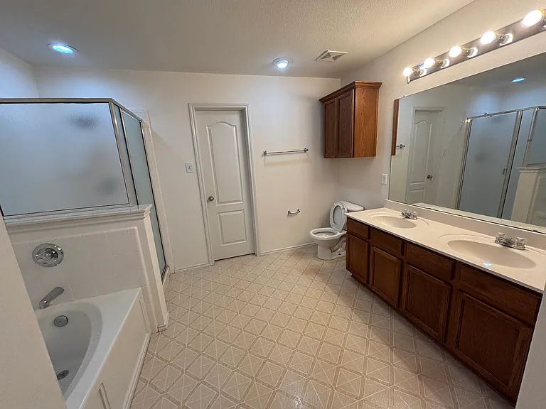 1327 Falcon Holw — Photo 16