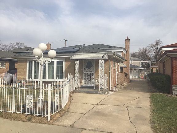 2nd image of 1028 W 107th Pl