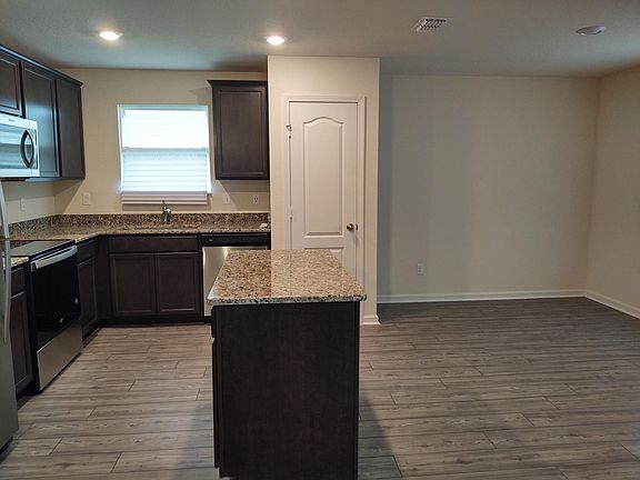 5th image of 8584 Newnan Lake Dr