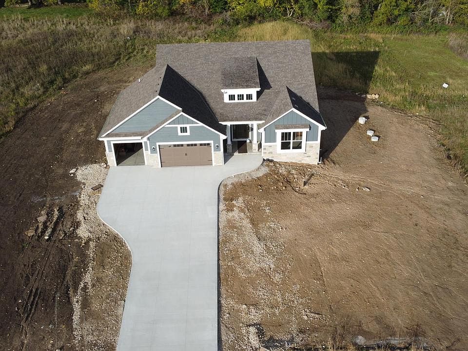 1st image of W274N4901 Willowcreek DRIVE