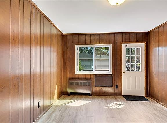 5th image of 4236 Hill Ave