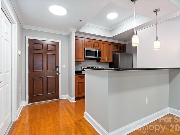 3rd image of 300 W 5th St APT 333