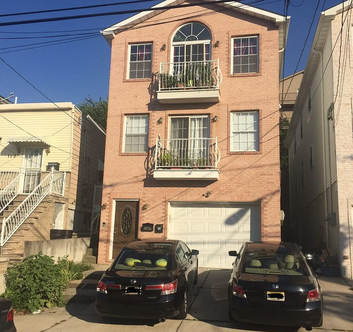 3 bed, 1300 sqft, $3,000 — Photo 1