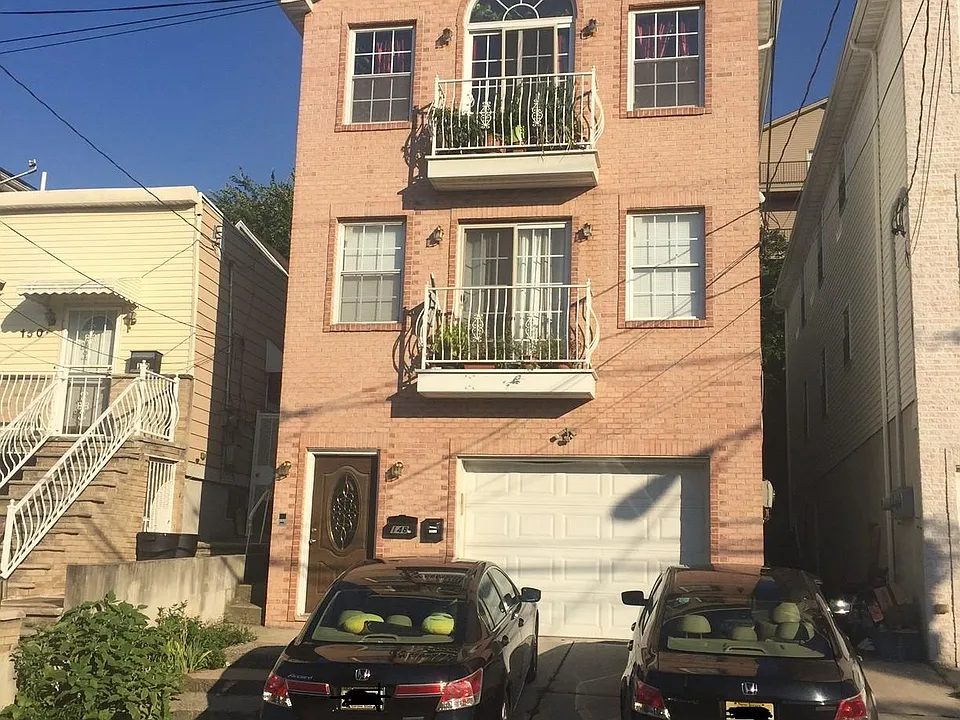 148 Terrace Ave