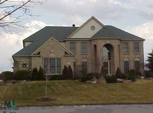 4811 N McMillan Ct, Rochester, MI 48306