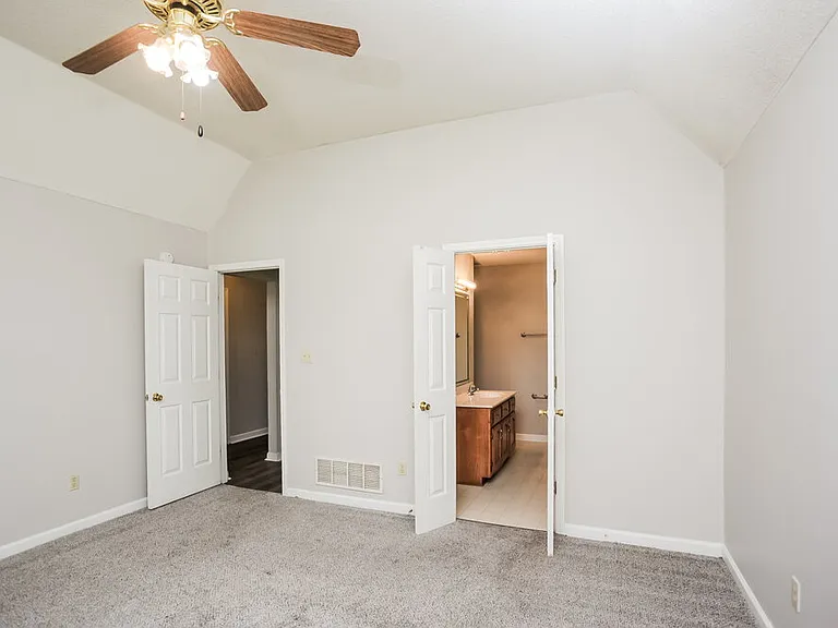 8459 Cross Point Dr — Photo 9