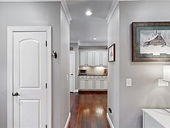 3rd image of 21 Wexford Cir