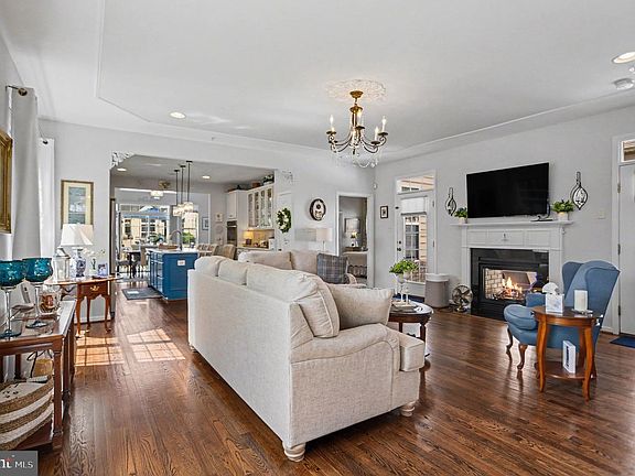 2nd image of 301 Tecumseh Way