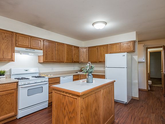 2nd image of 18416 W Woodland Ter