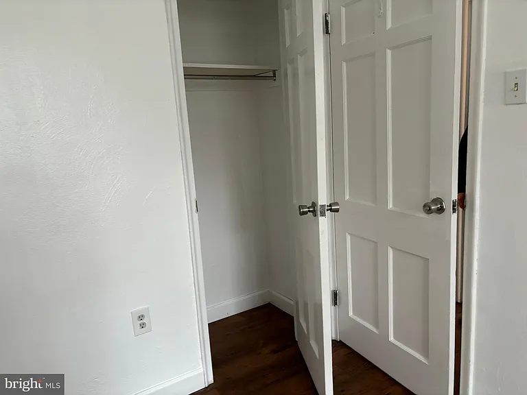 676 Perth Pl #B — Photo 18