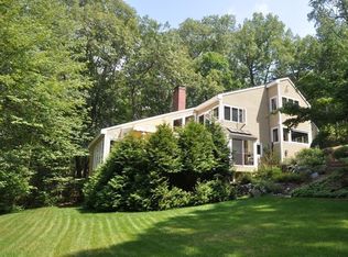 517 Annursnac Hill Rd, Concord, MA 01742