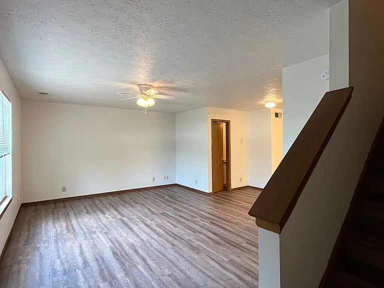 1001 Fannon Dr — Photo 6