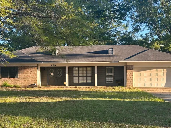306 N Macarthur Cir, Indianola, MS 38751