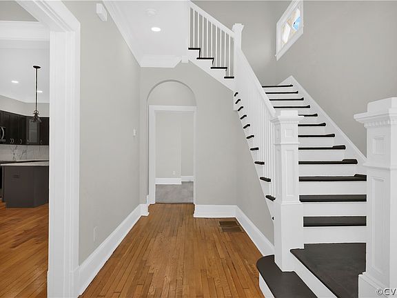 4th image of 507 W Washington St