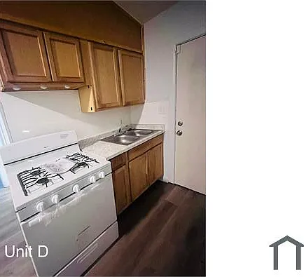 2241 Hiawatha Park Dr #D — Photo 4