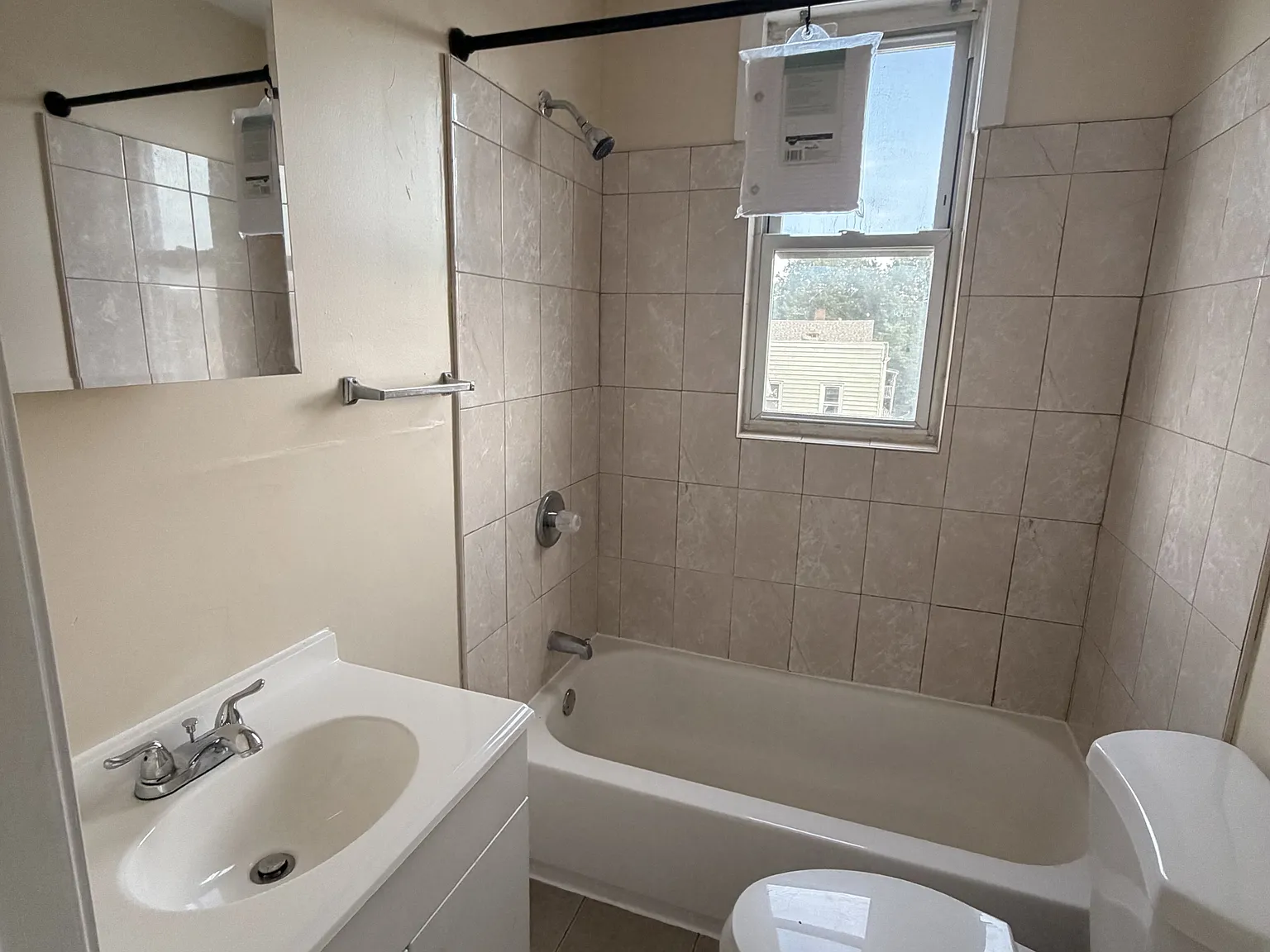 2 bed, 900 sqft, $1,700 — Photo 4