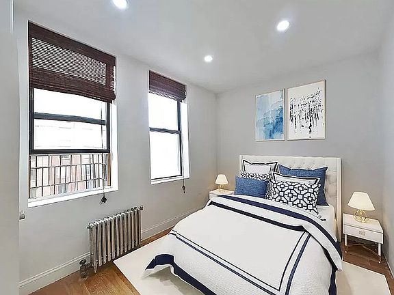 4th image of 102 W 79th St APT 5D