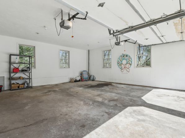 89 Brush Hill Rd #89, Sherborn, MA 01770