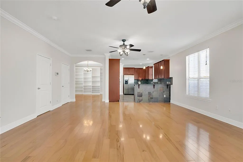 3 bed, 2.5 bath, 1964 sqft, $3,500 — Photo 3