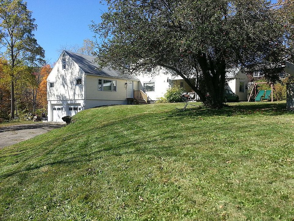 2nd image of 215 Coleman Ave