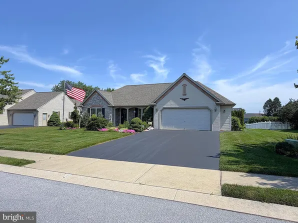 1417 Earl Ave, East Earl, PA 17519