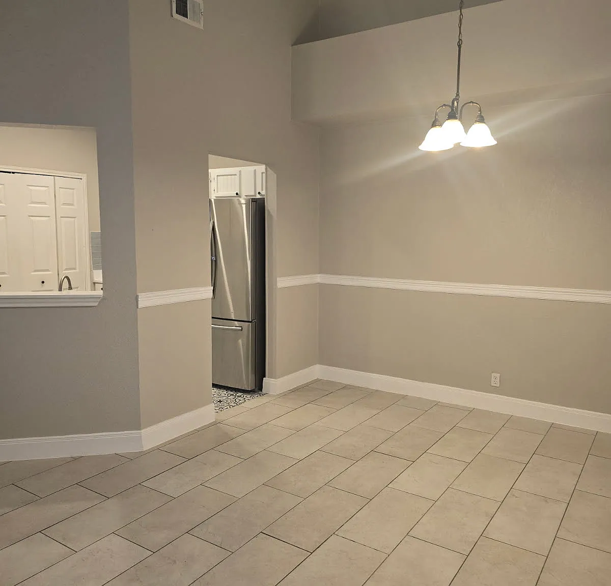 2 bed, 1100 sqft, $1,600 — Photo 2