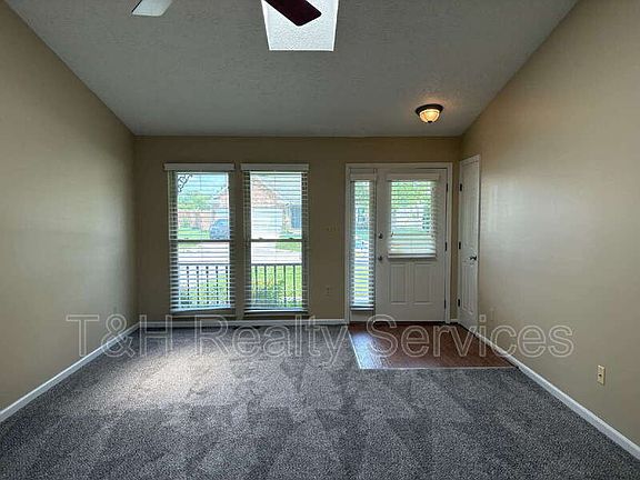 5th image of 3649 Crickwood Dr