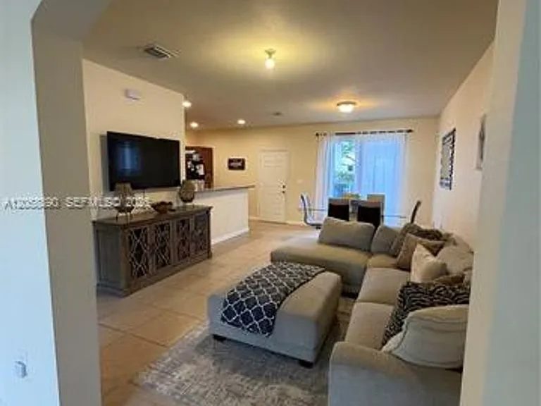 17089 SW 93rd St #Townhouse 17089 — Photo 8