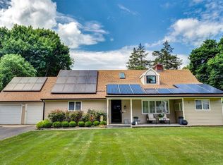 19 Whitson Rd, Huntington Station, NY 11746