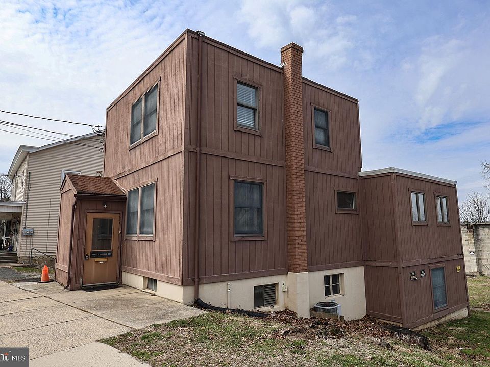1st image of 2042 Mahantongo St