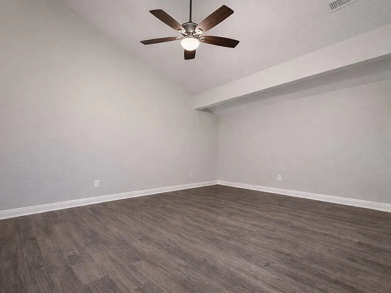 600 Price Dr — Photo 13