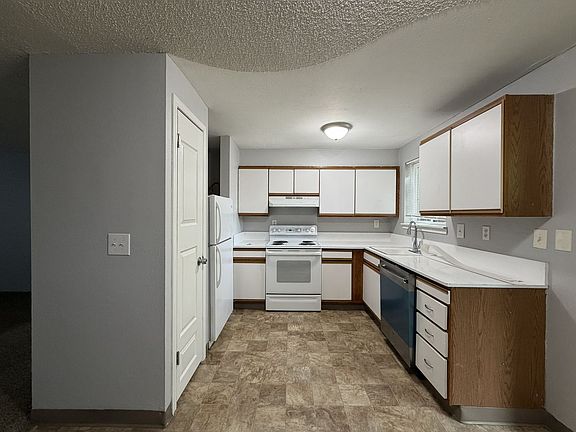 4th image of 8332 SW 21st Ave APT 6