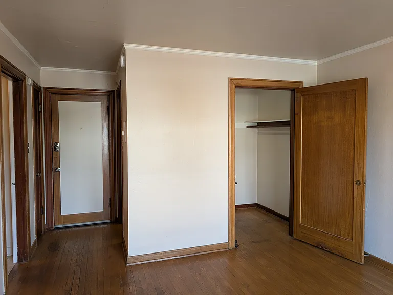 Maxwell Apartments — Photo 15