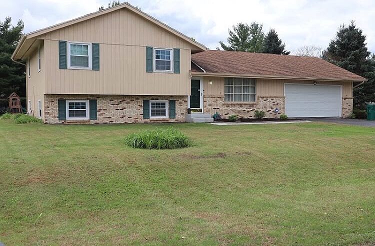 1st image of 558 Betsy Ross Ln
