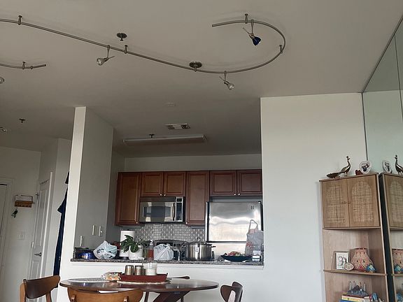 5th image of 325 E Paces Ferry Rd NE APT 1107