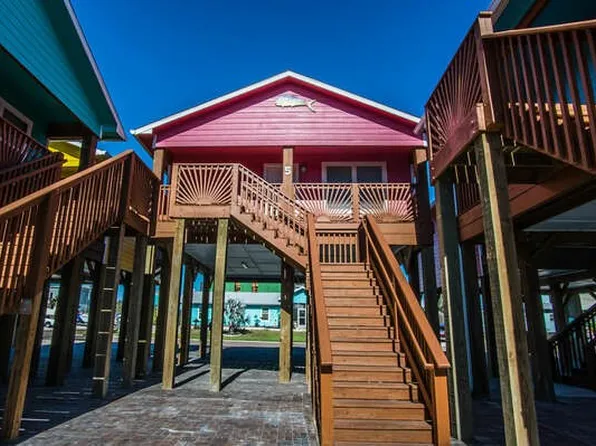 403 S 10th St #5, Pt Aransas, TX 78373
