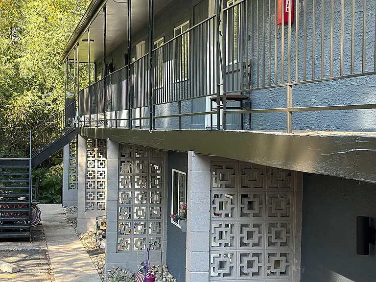 916 N Prospect St — Photo 14