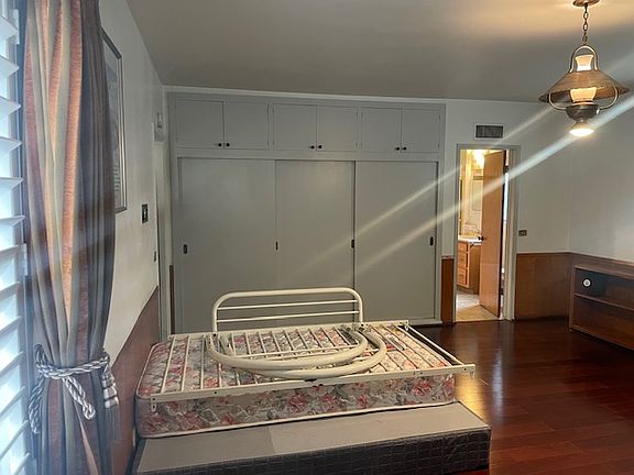 3rd image of 11 W Longden Ave #B