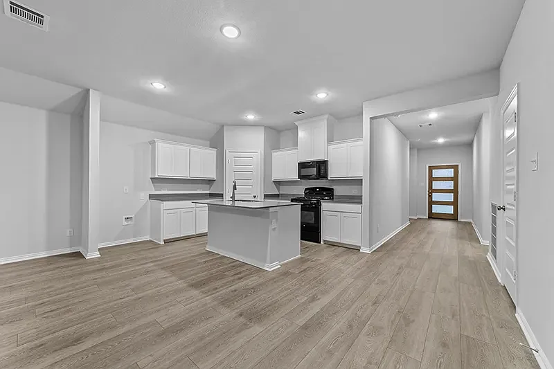 4 bed, 2124 sqft, $2,550 — Photo 2